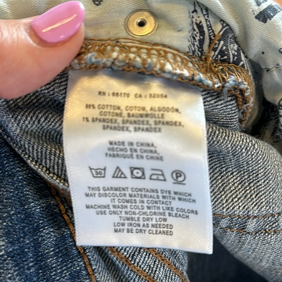 Anthropologie Pilcro Slim Boyfriend Distressed Jean Denim Shorts 28 EUC - Picture 8 of 8